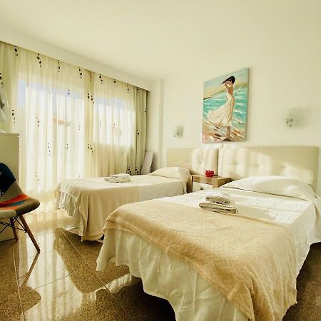 Orange And White Apartment In Yumbo San Bartolomé Ngoại thất bức ảnh