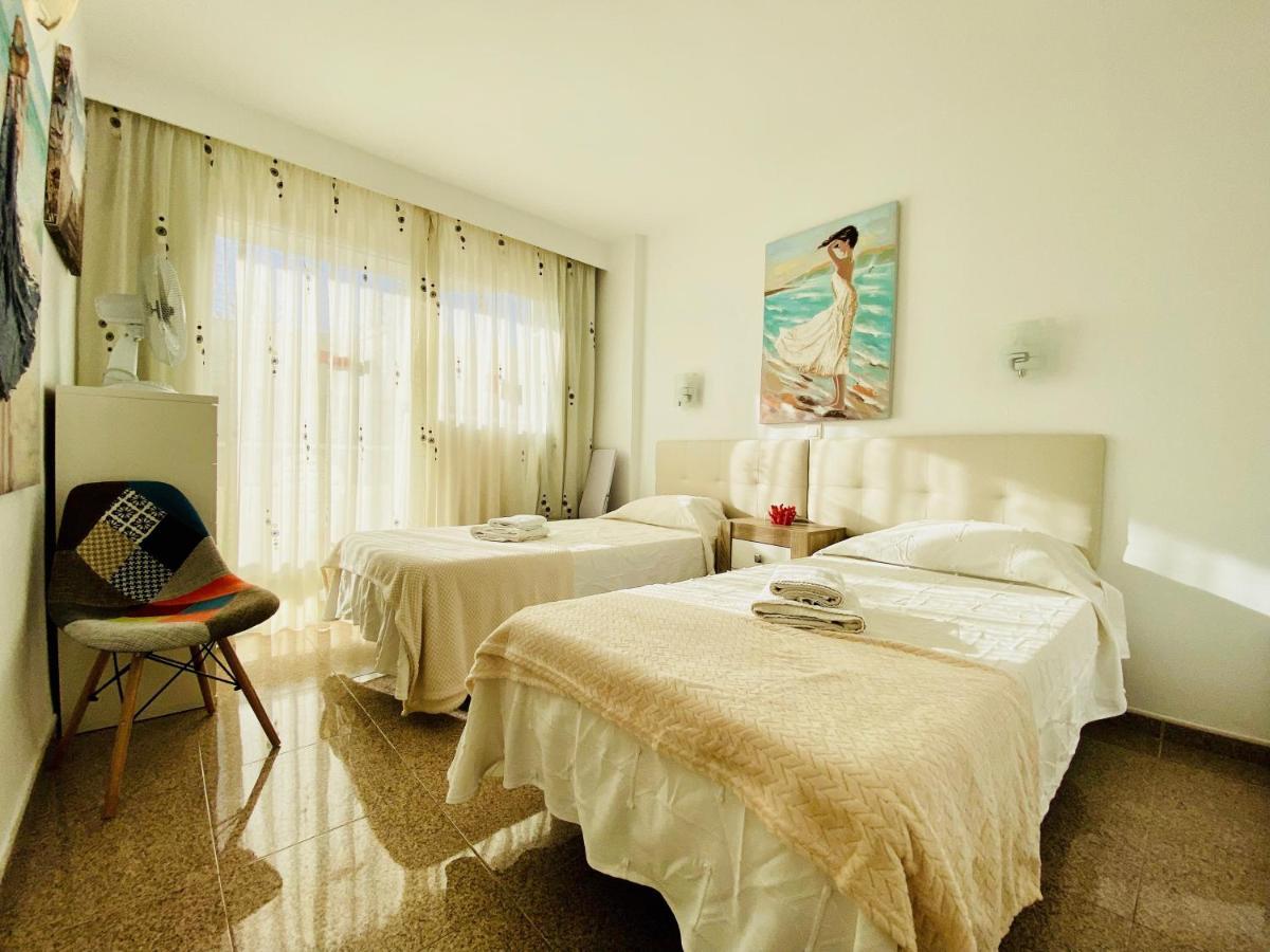 Orange And White Apartment In Yumbo San Bartolomé Ngoại thất bức ảnh