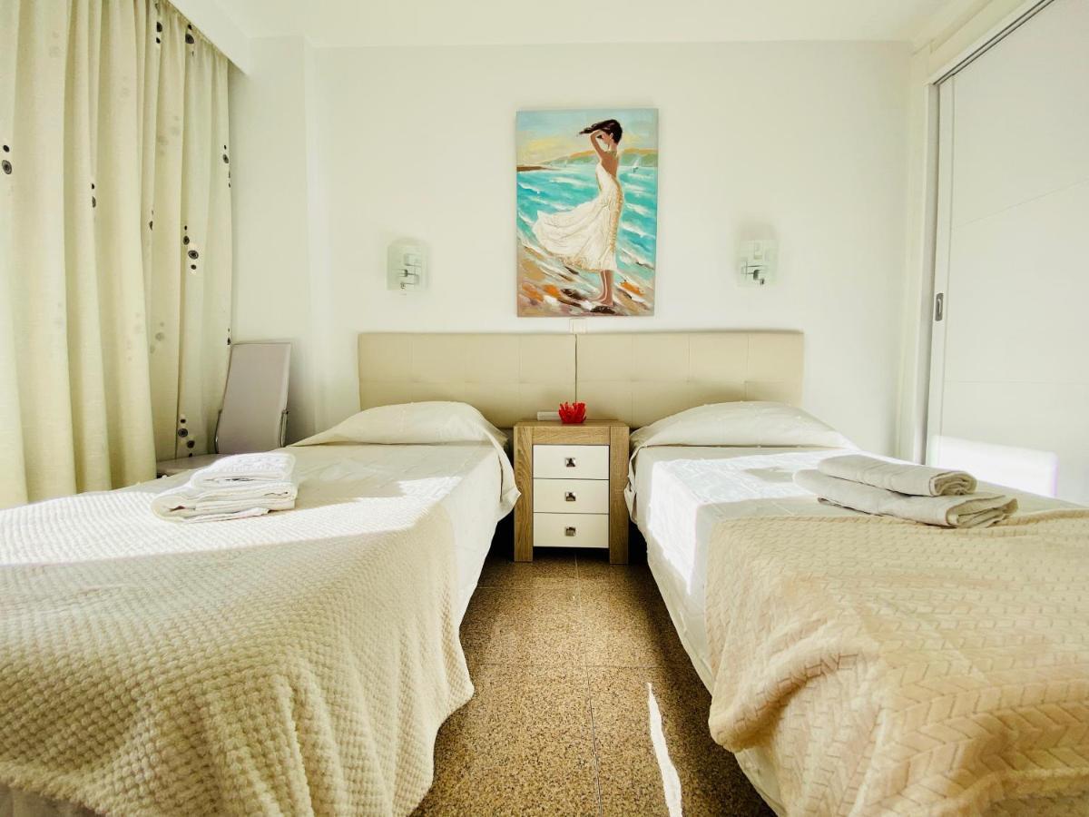 Orange And White Apartment In Yumbo San Bartolomé Ngoại thất bức ảnh